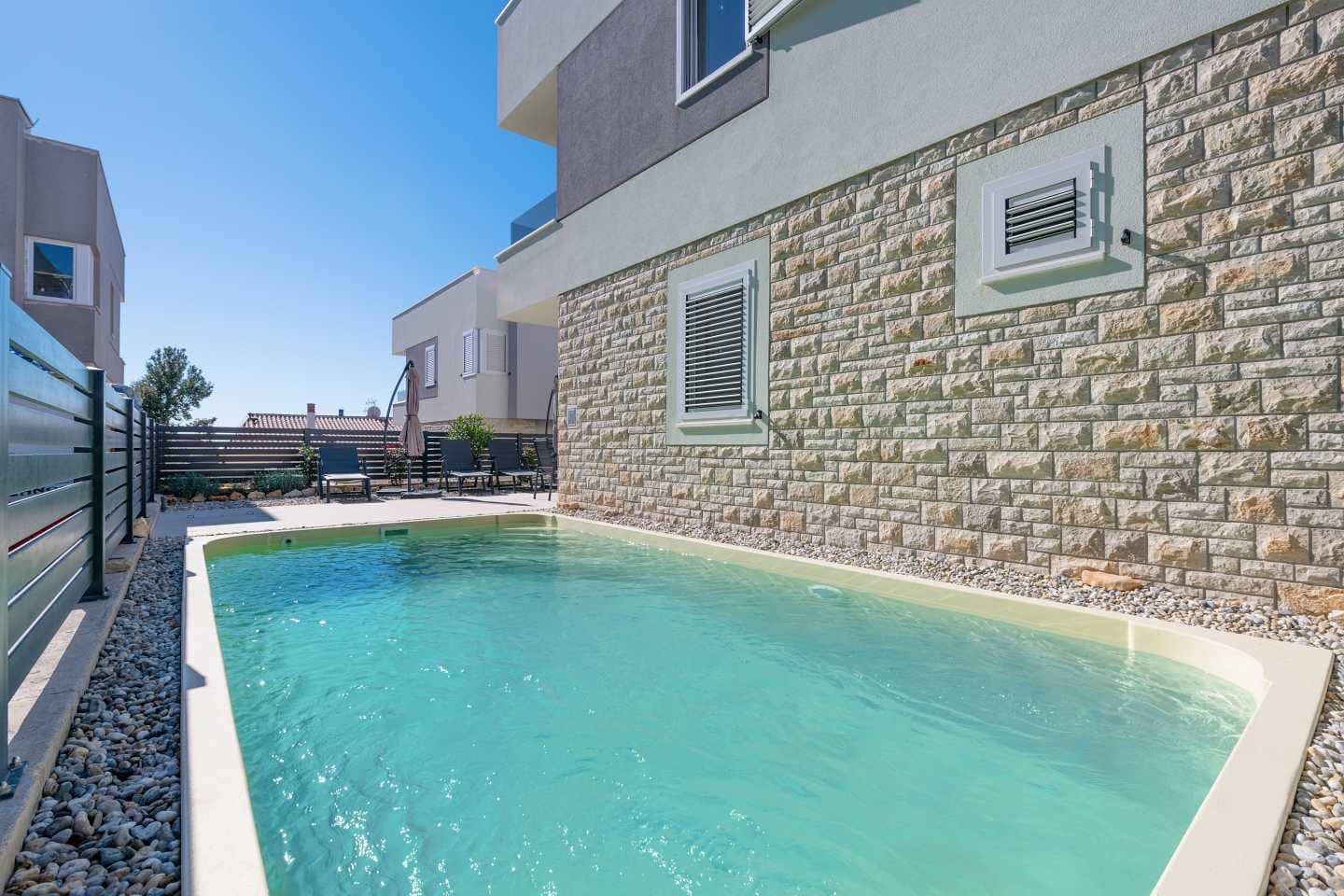 Privater Pool der Villa Valencan 3